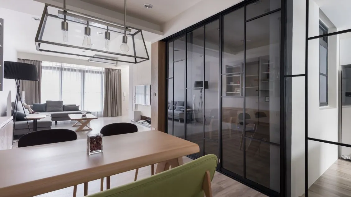 Warm Sunlight Living room 6