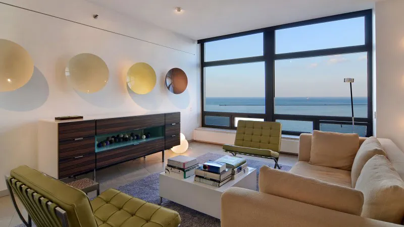 L Apartment Living room 2