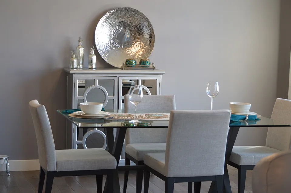 Modern Dining Room Glass Table Design Guide